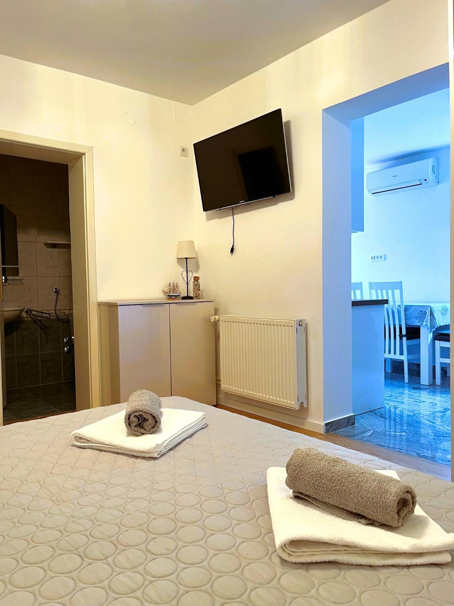 Apartment And Rooms Milak ラブ エクステリア 写真